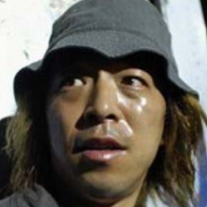 杨颖出席活动,裙子短的直露内裤底边,黄晓明看