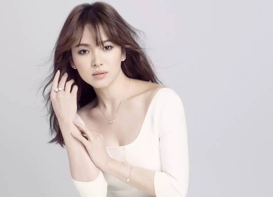 年轻人适合佩戴珍珠吗？看看当红韩国女星怎么戴！