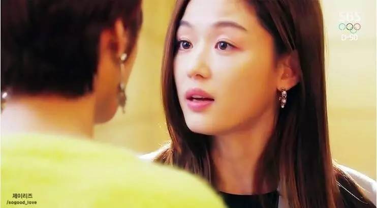 年轻人适合佩戴珍珠吗？看看当红韩国女星怎么戴！