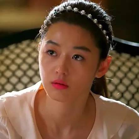 年轻人适合佩戴珍珠吗？看看当红韩国女星怎么戴！