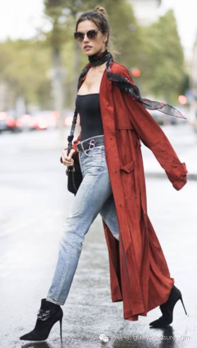 维密超模米兰达·可儿钟爱的连体衣究竟有什么