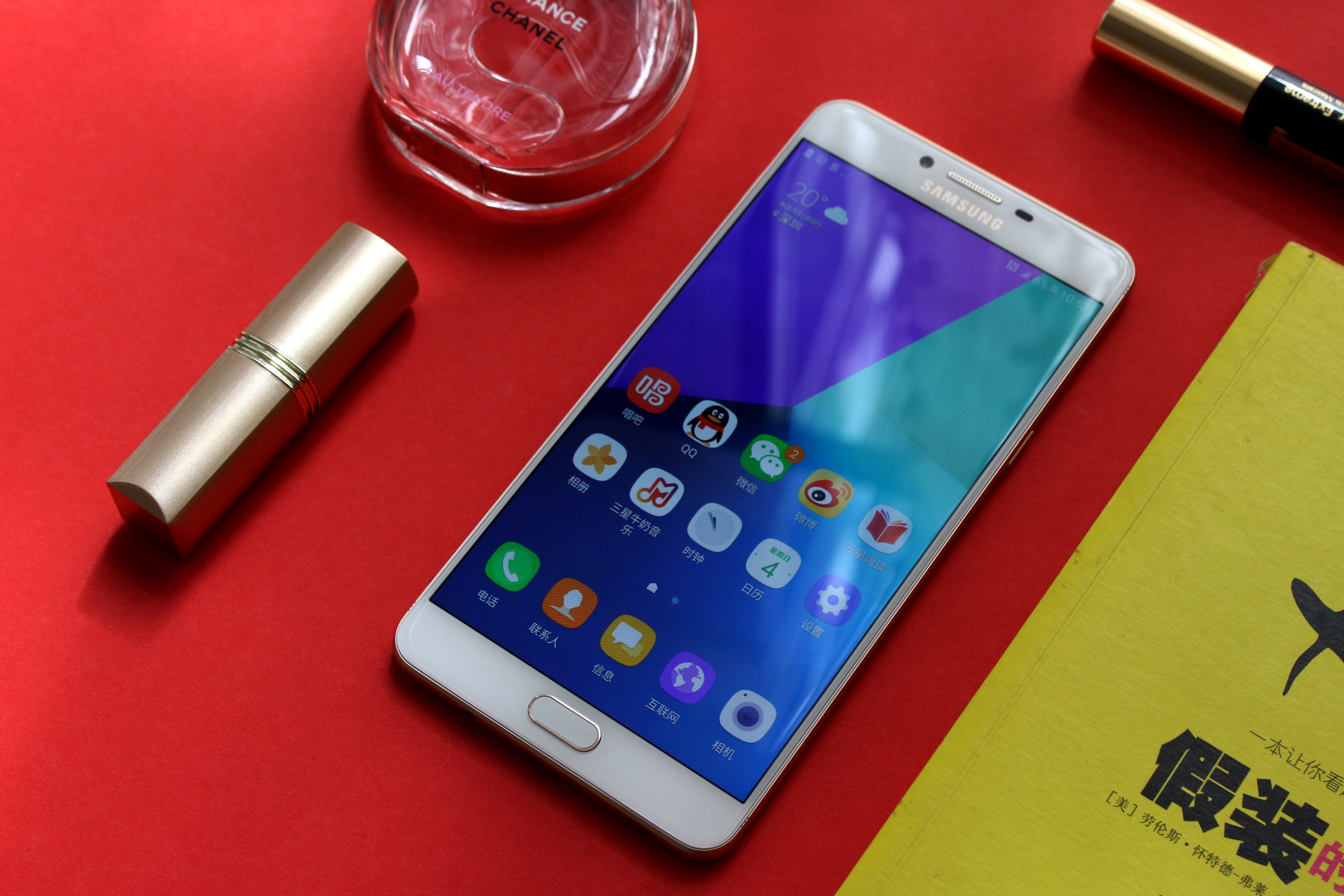 大屏主打自拍續(xù)航久 三星Galaxy C9 Pro體驗報告