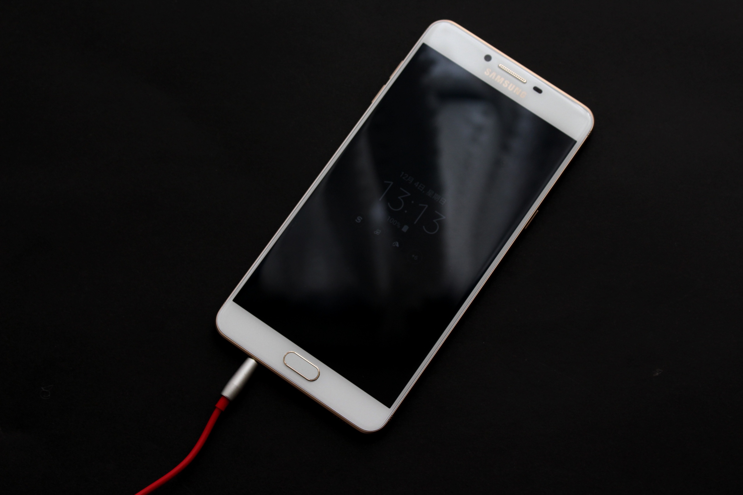 大屏主打自拍續(xù)航久 三星Galaxy C9 Pro體驗報告