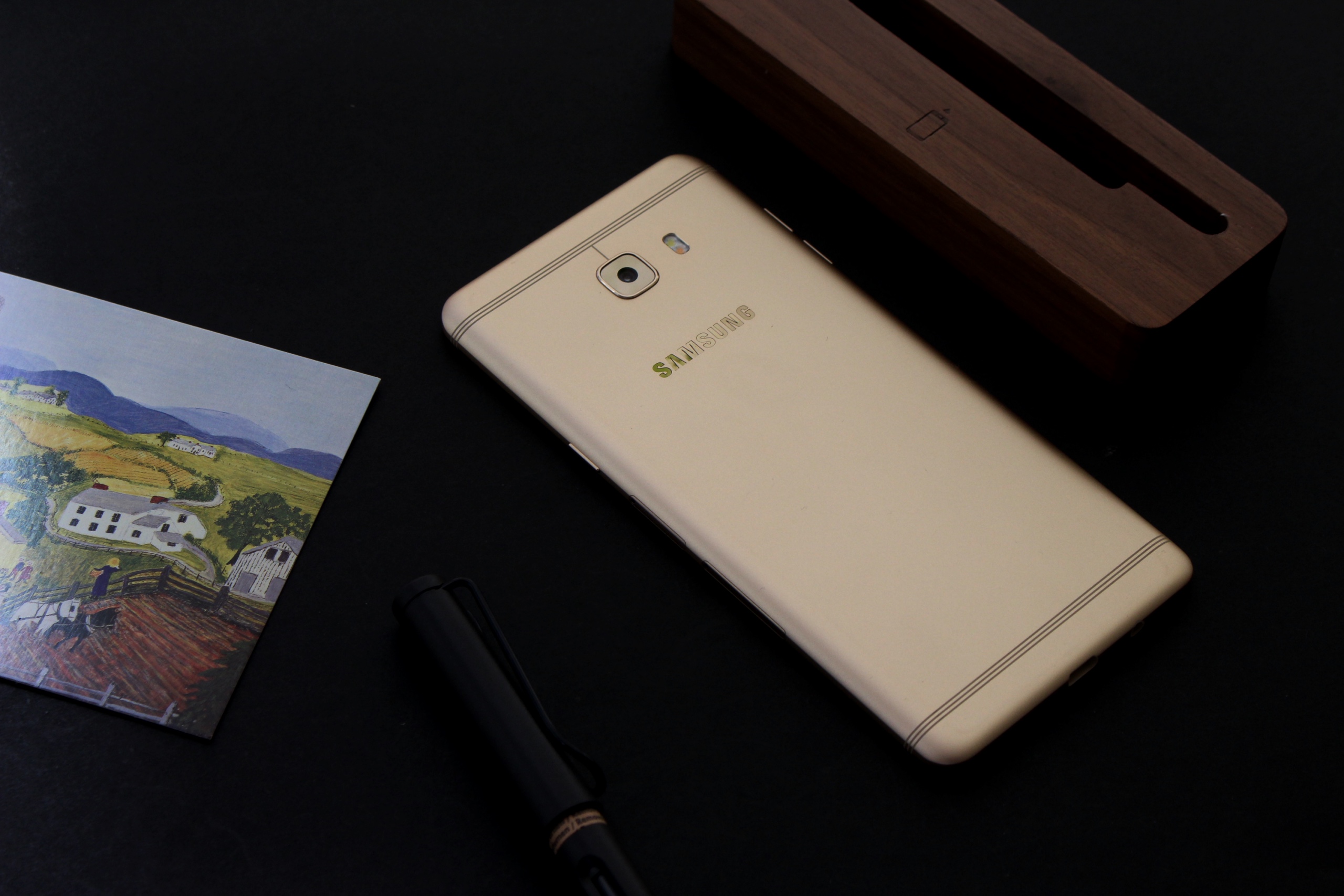 大屏主打自拍續(xù)航久 三星Galaxy C9 Pro體驗報告