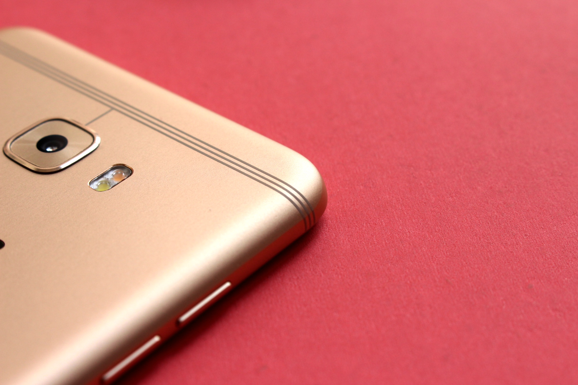 除了顏值高輕薄還有啥？ 三星C7 Pro一周體驗告訴你