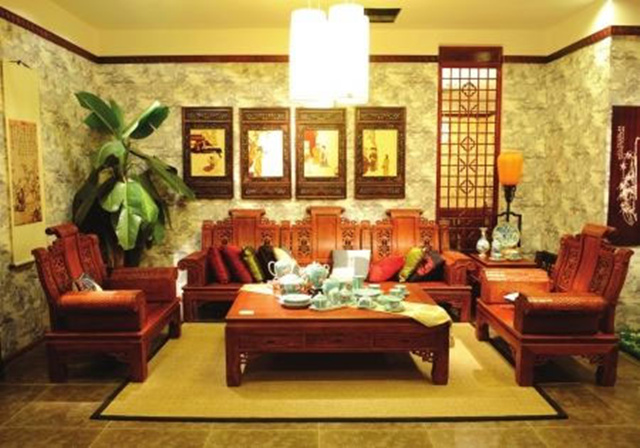 红木家具销售技巧：顾客进门就喊贵，这样回应90%的客户都能成交