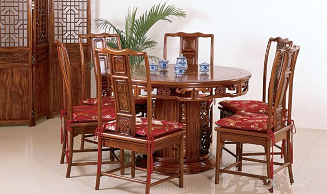 红木家具销售技巧：顾客进门就喊贵，这样回应90%的客户都能成交