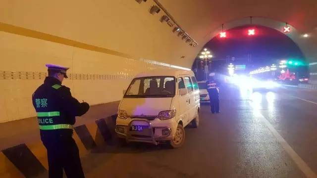 延安的这辆霸道车,你真霸道!