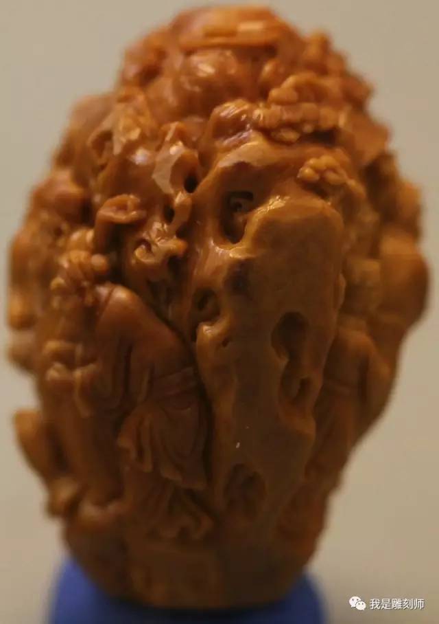 我是橄榄核雕刻师小火炉刘向前