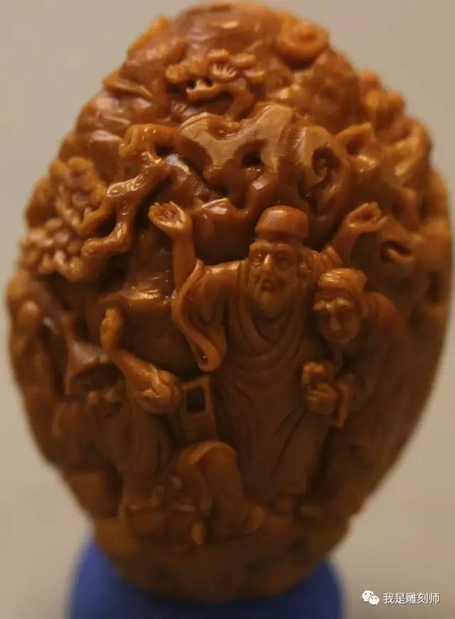 我是橄榄核雕刻师小火炉刘向前