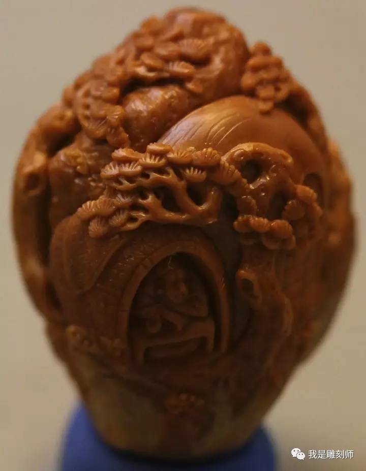 我是橄榄核雕刻师小火炉刘向前