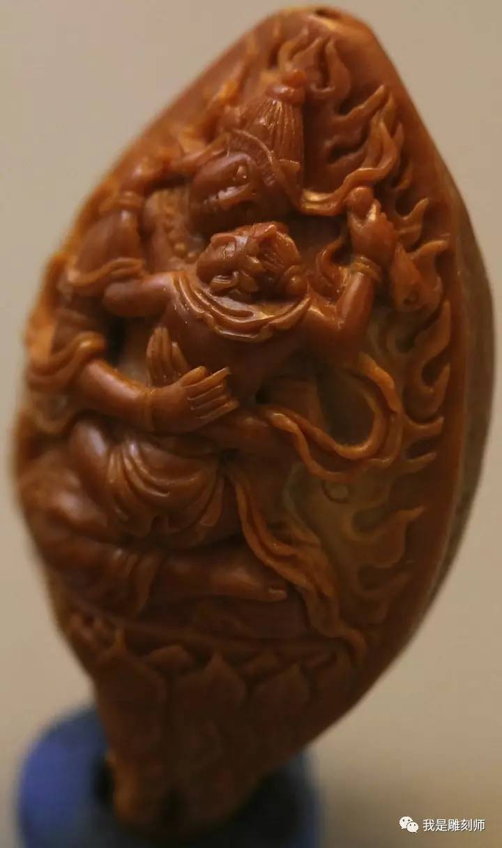我是橄榄核雕刻师小火炉刘向前
