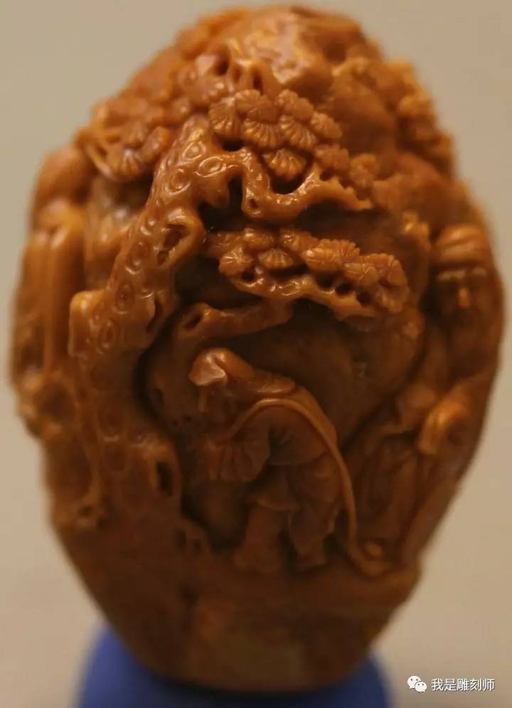 我是橄榄核雕刻师小火炉刘向前