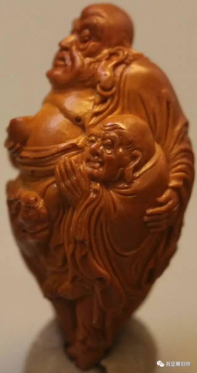 我是橄榄核雕刻师小火炉刘向前
