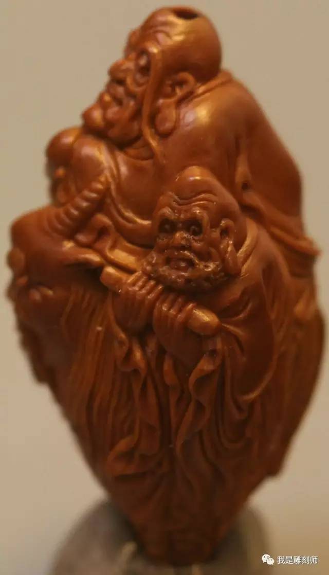 我是橄榄核雕刻师小火炉刘向前