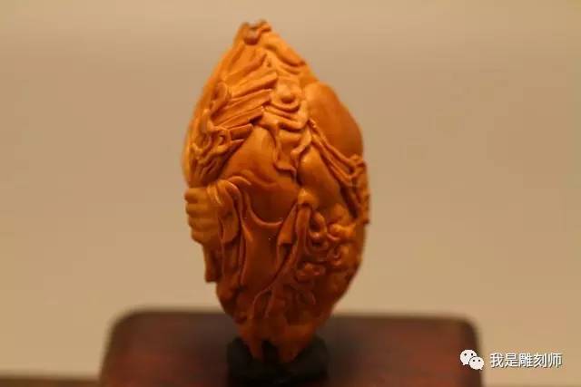 我是橄榄核雕刻师小火炉刘向前