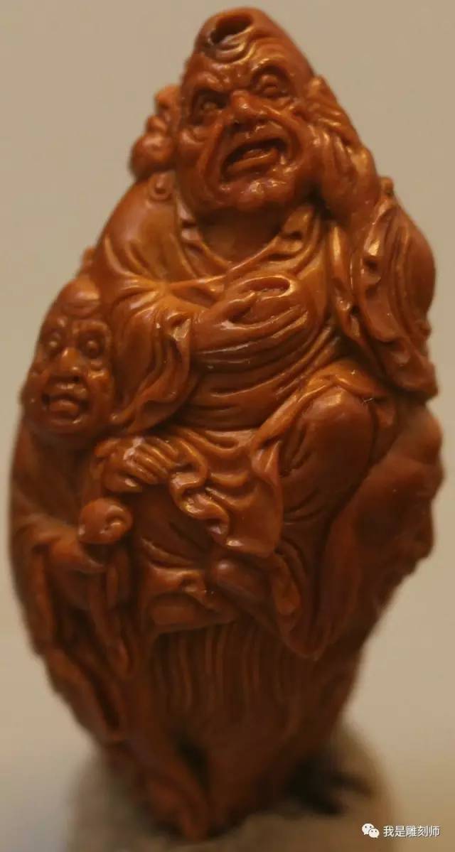 我是橄榄核雕刻师小火炉刘向前