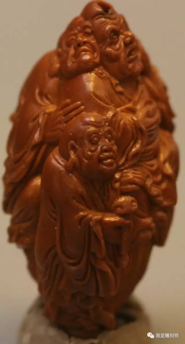 我是橄榄核雕刻师小火炉刘向前