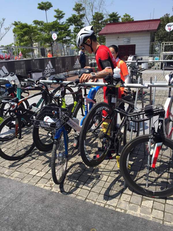 IRONMAN 70.3赛场惊现共享单车，90公里3小时完成【体育运动】风尚中国网