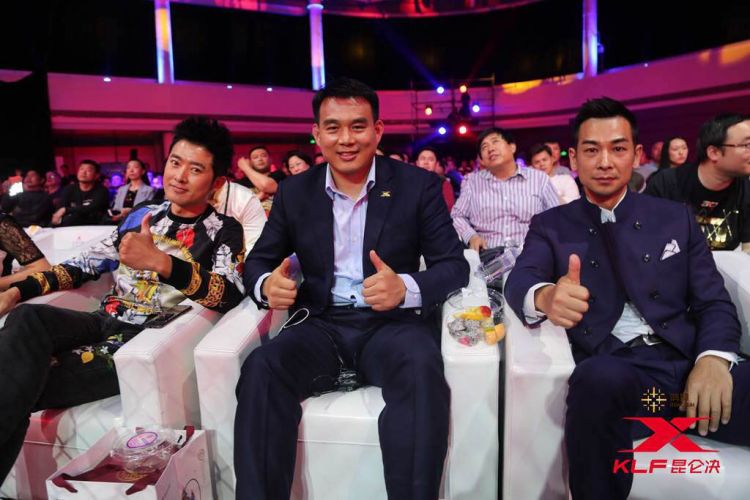 鸿坤昆仑决MMA10，王赛卫冕、林荷琴演出暴力KO【体育行动】风气中国网