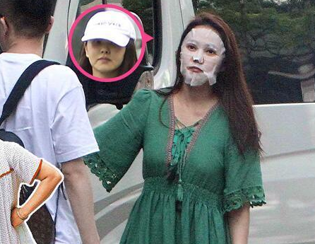 48岁伊能静敷面膜出门，造型邋遢，素颜太丑，她辱骂记者动物