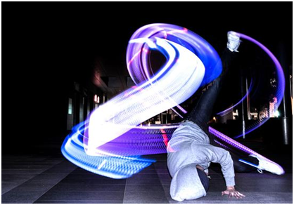 脑洞大开的LED智能鞋:可导航可接收电子邮件