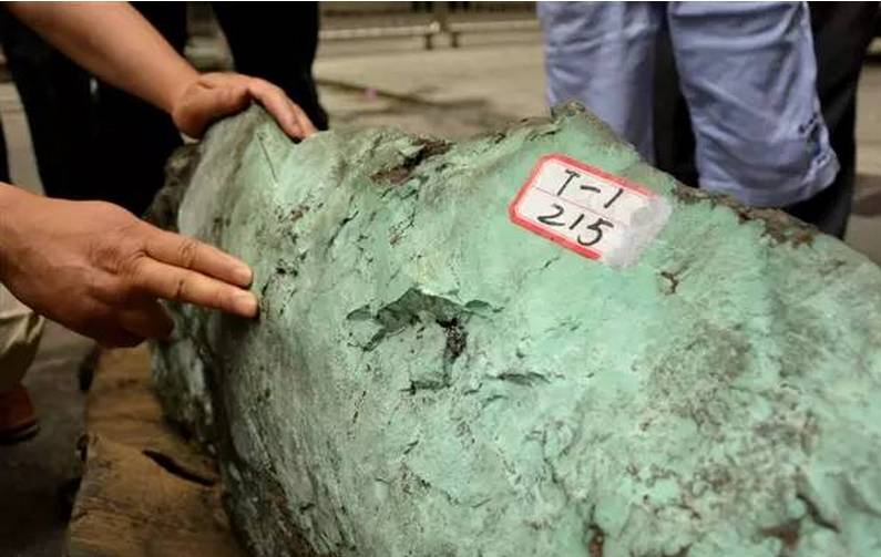 世界上最大的珠宝 英王权杖上是最大钻石(图)