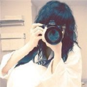 街拍:居家美女的极品紧身黑皮裤