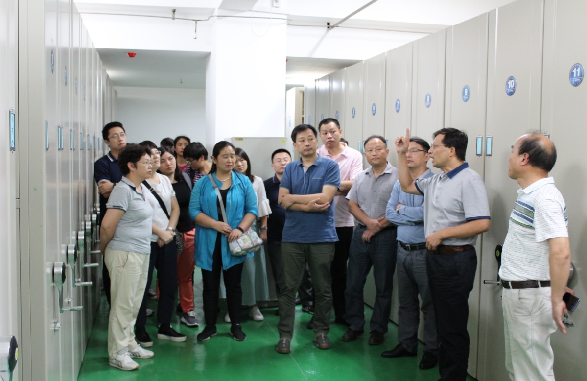 安徽省直机关第二协作组赴金寨县档案馆开展调(2)