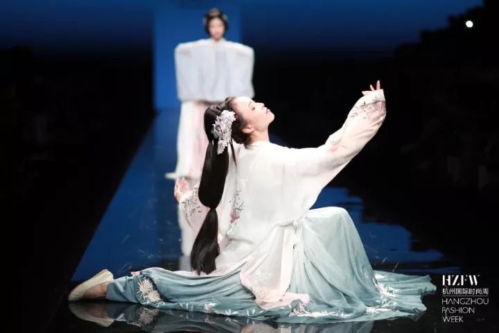 HZFW-Day2 100万+在线观看国粹与二次元震撼