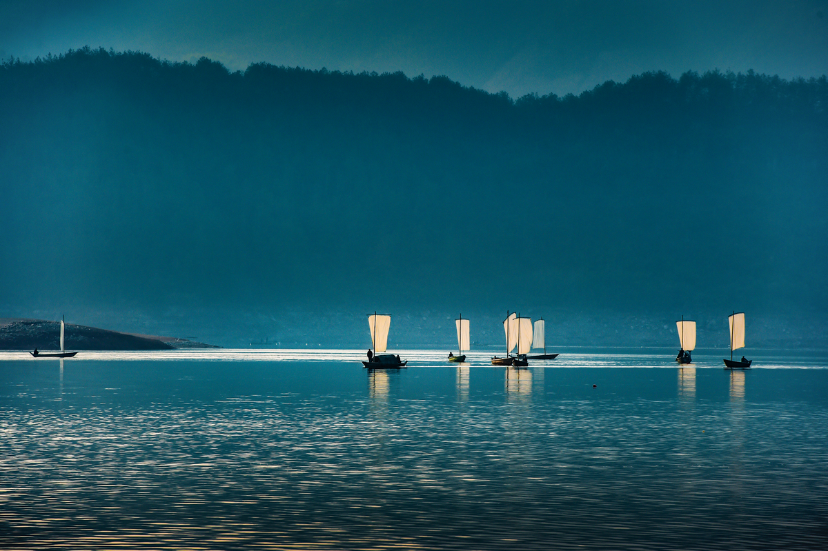 这里有千帆竟影，还有千鱼飞跃，全村人还同吃一臼麻糍