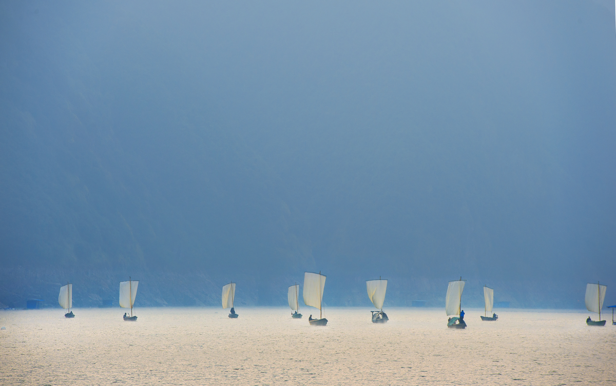 这里有千帆竟影，还有千鱼飞跃，全村人还同吃一臼麻糍