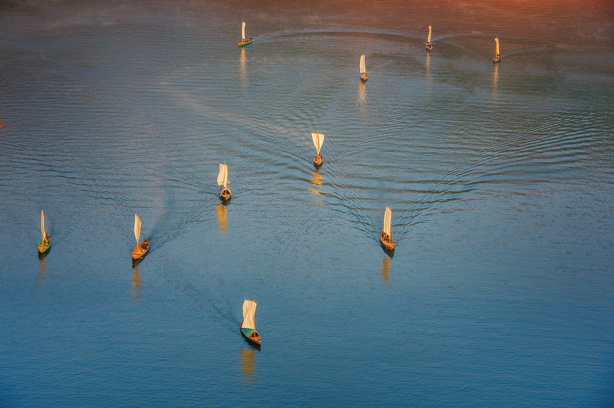 这里有千帆竟影，还有千鱼飞跃，全村人还同吃一臼麻糍