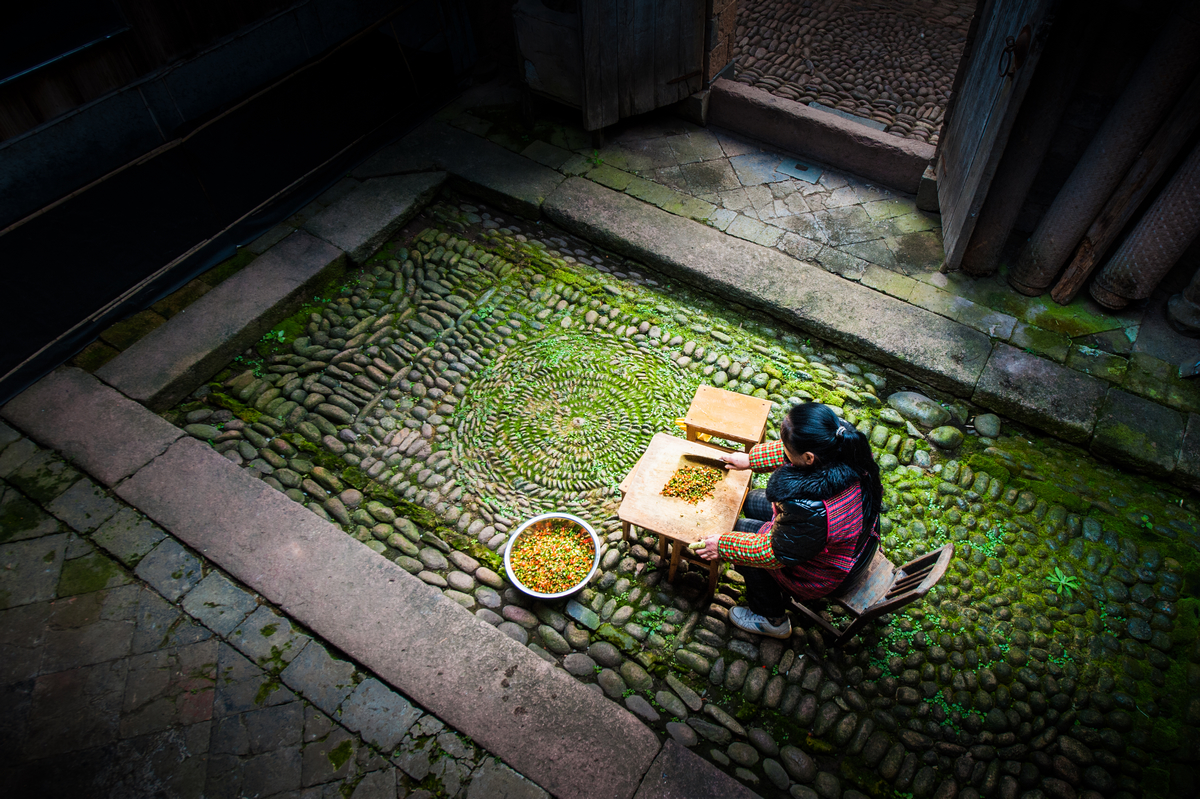 这里有千帆竟影，还有千鱼飞跃，全村人还同吃一臼麻糍