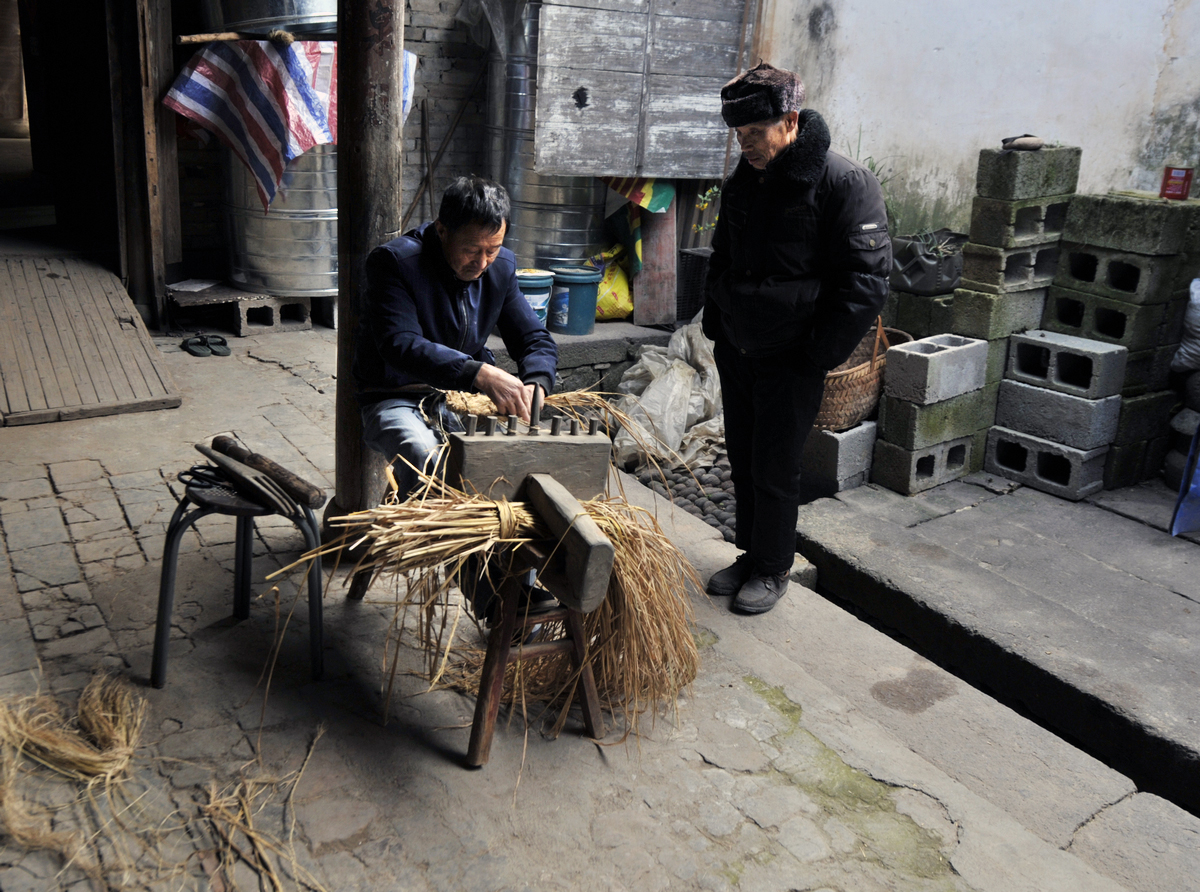 这里有千帆竟影，还有千鱼飞跃，全村人还同吃一臼麻糍