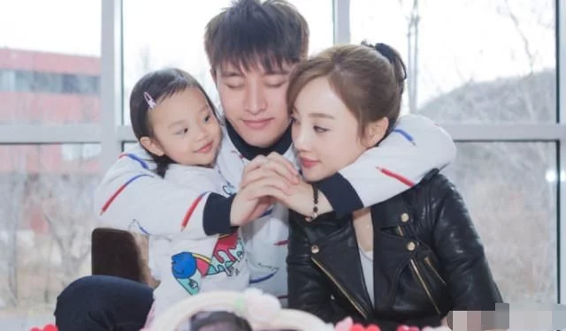 闺蜜吕佳容澄清：“比目鱼”是李小璐外号与PGone无关(图12)