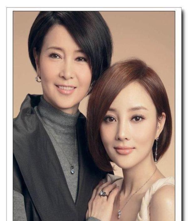 李小璐妈妈澄清女儿出轨 而贾乃亮的妈妈却是这样的态度！(图3)