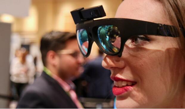 Rokid宣告全天下首款破费级AR眼镜，斩获CES两项立异大奖【科技】风气中国网