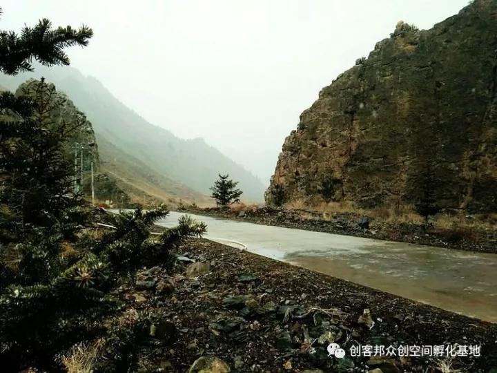 杞钙率先探索出农村‘三变’改革‘变荒为宝’(5)