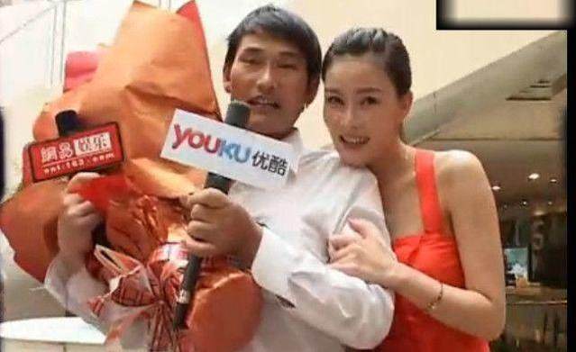 大衣哥深夜发文称有偷税行为 是喝醉了还是被盗号？(图2)