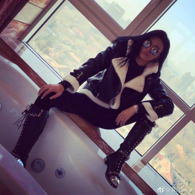 杨坤新恋情疑曝光 女孩90后和杨坤年龄相差20多岁(图6)