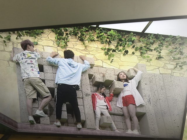 综艺《疯狂的麦咭》热度暴涨 童星吕晨悦受邀密室试炼(图3)