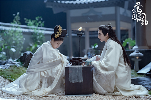 《凤囚凰》热播关晓彤坦言不足 小朱雀吕晨悦现荧屏引轰炸