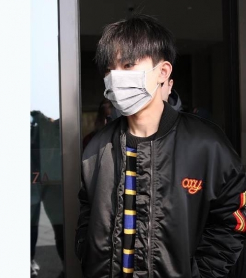 易烊千玺说到做到！四月前一句话粉丝扫光潮牌(图4)