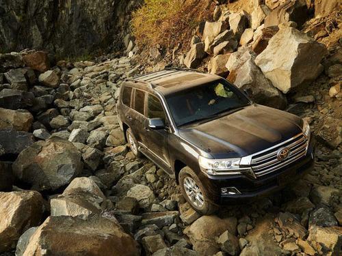 昆明买二手车 斌驰推荐兰德酷路泽