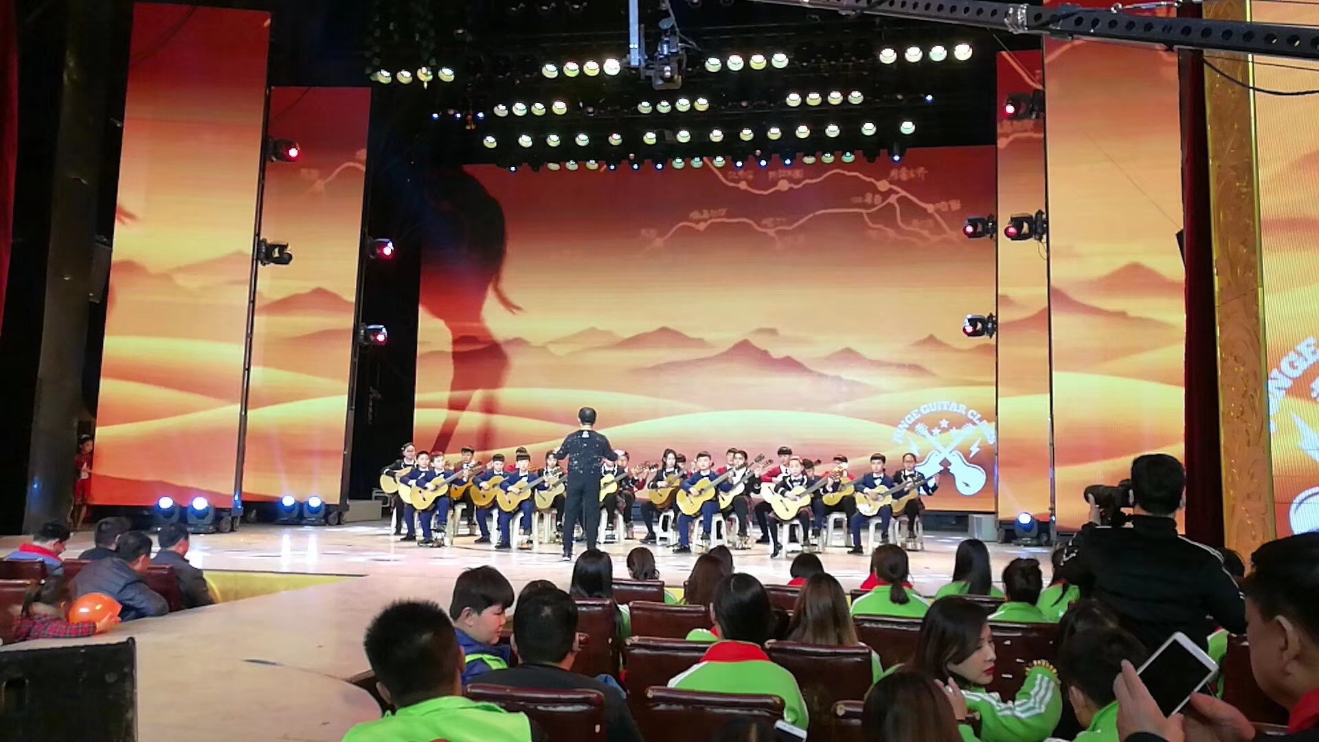 “心乡连乡村文化艺术”公益晚会落幕(4)