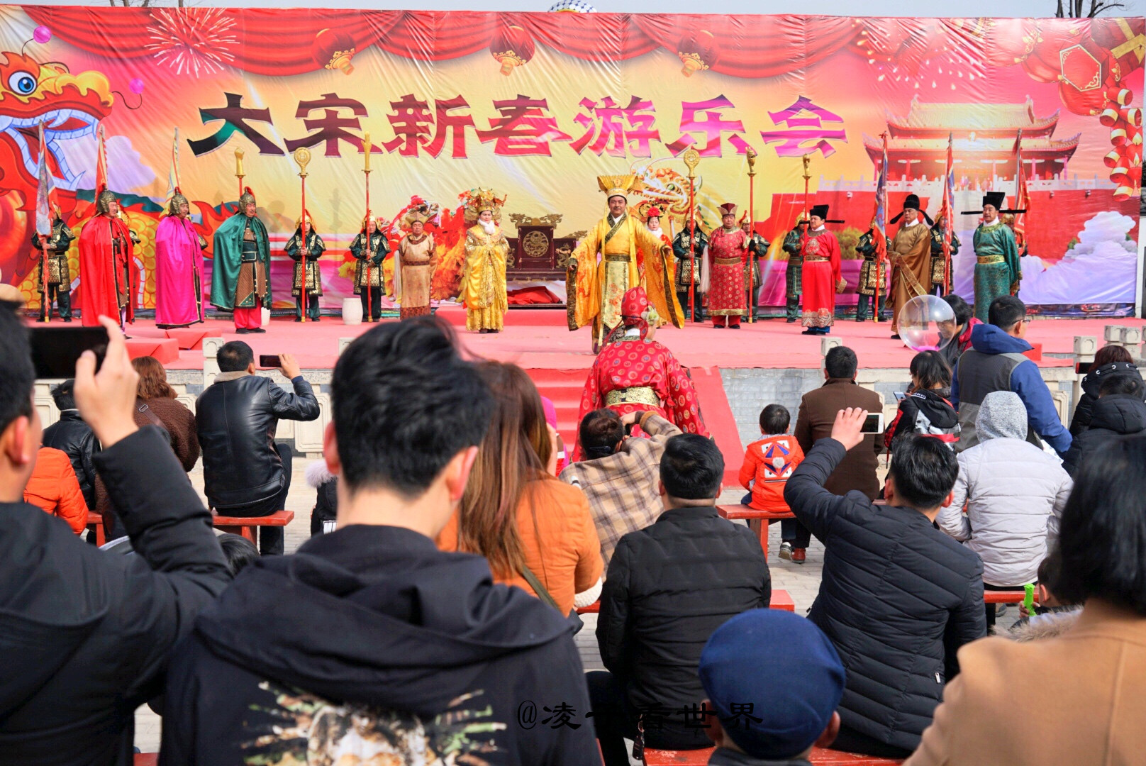 春节期间逛庙会，闹花灯，看民俗表演杨家将府邸最吸引人