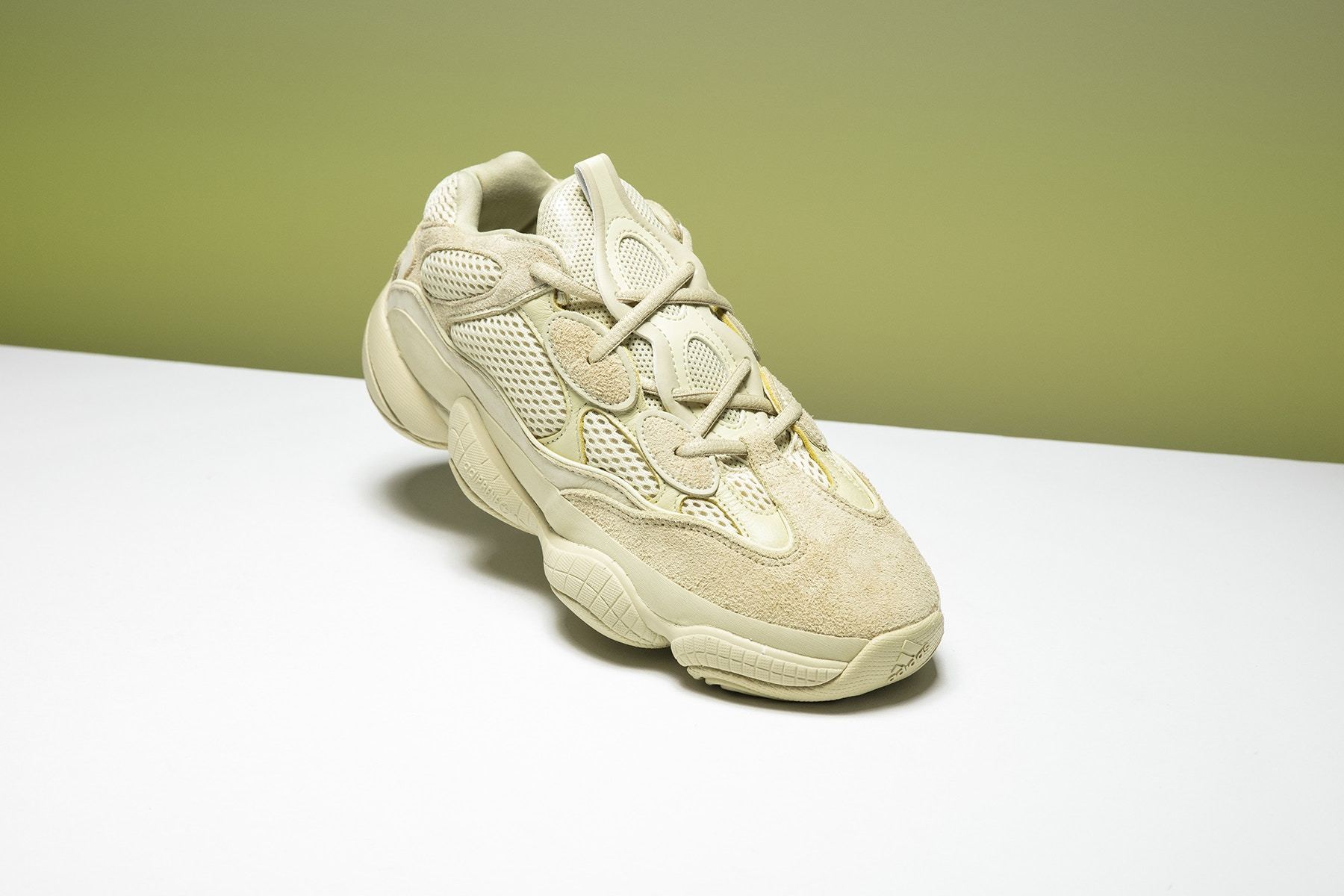 YEEZY500 Super MѪBToon Yellowڴǰ?