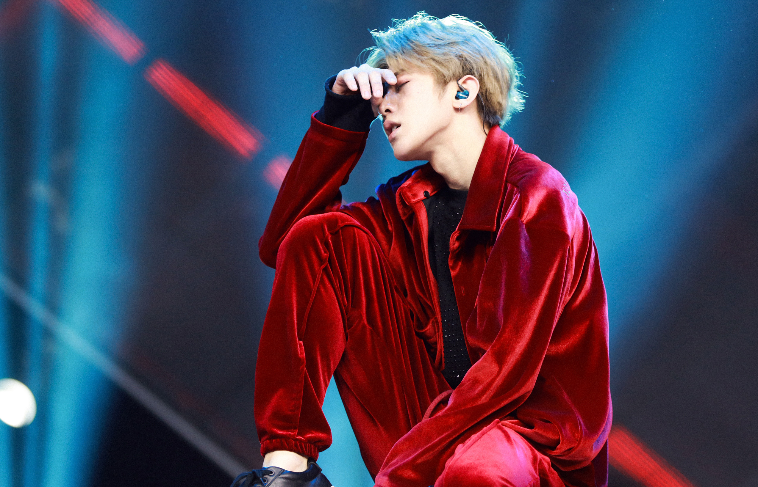 蔡徐坤 少年,挺直了腰杆,好好接住这个属于你的时代图片 467651 2547x1638