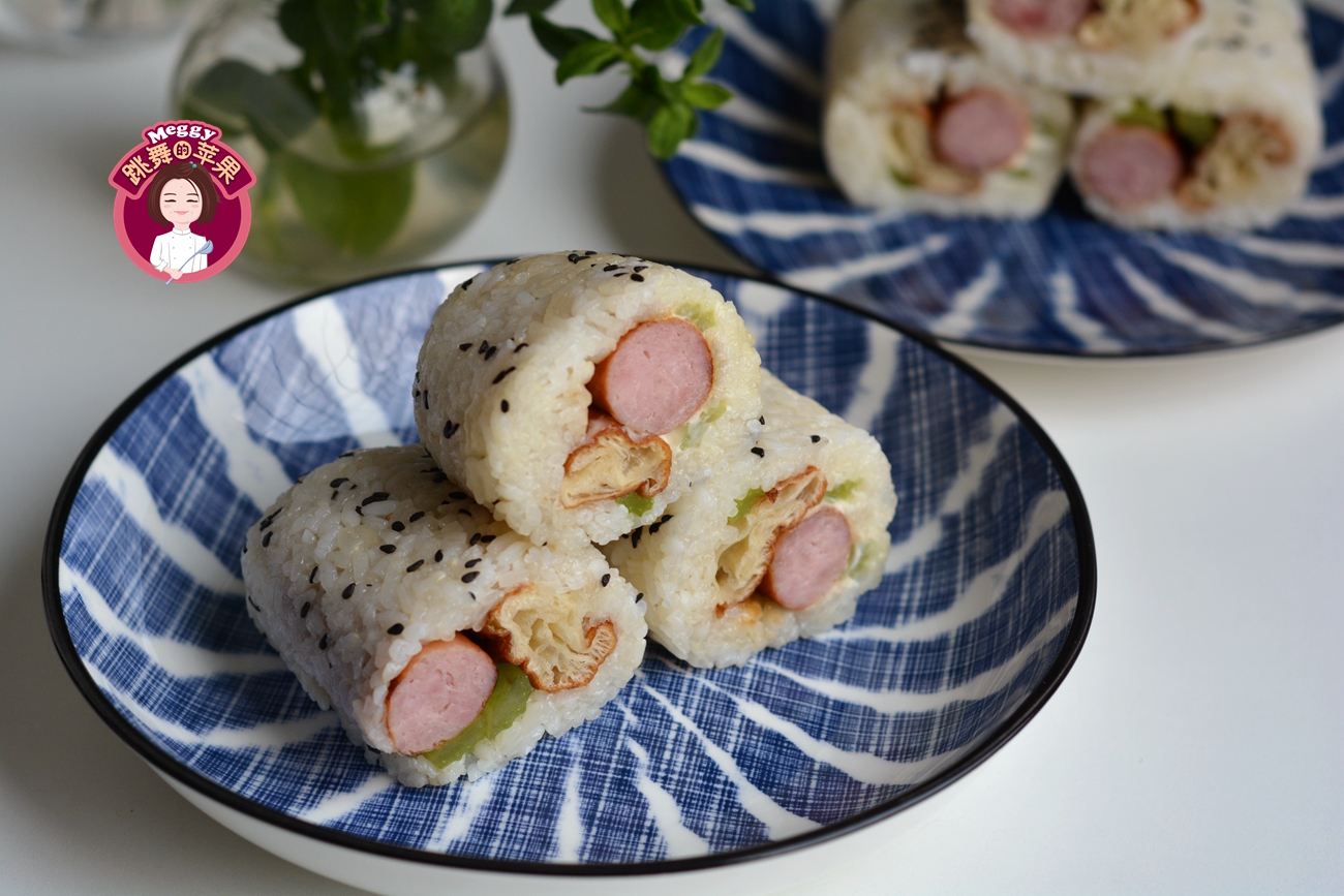 香肠粢饭团:糯米饭卷一卷,超有料的营养早餐